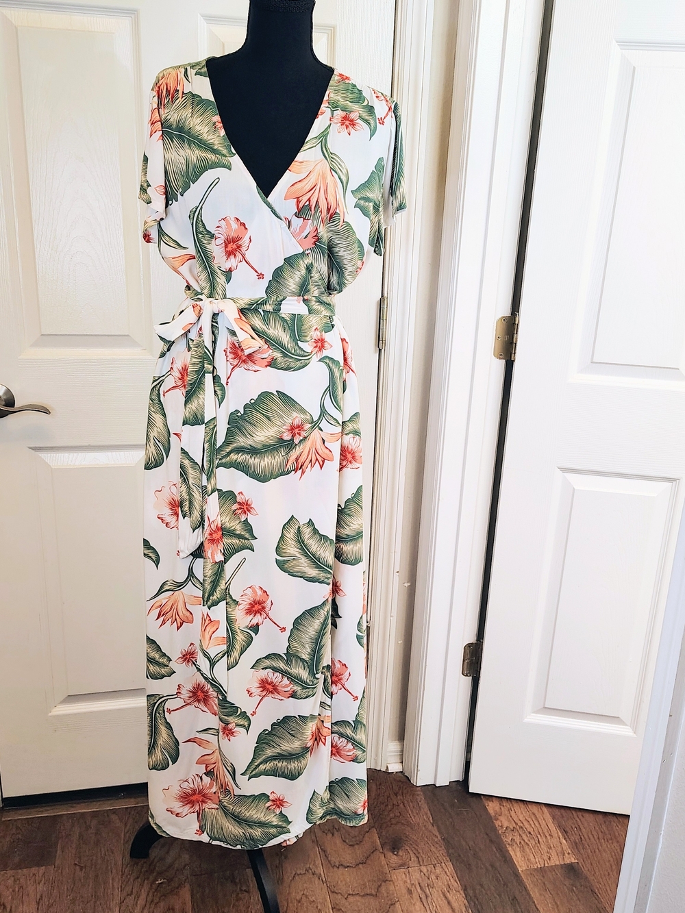 Roxy Tropical Floral Wrap Maxi Summer Dress White Flowy Boho Beach Vacation XL